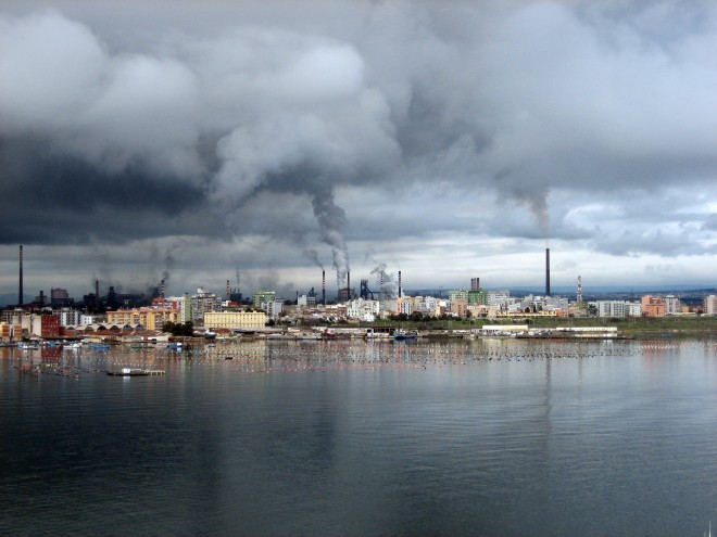 ILVA_-_Unità_produttiva_di_Taranto_-_Italy_-_25_Dec._2007