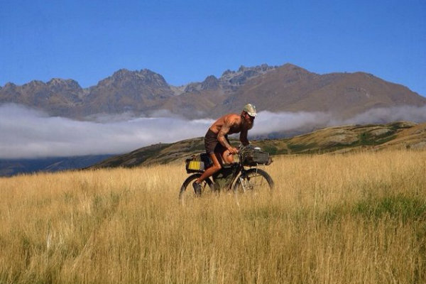ultraromance-bike-camping-guy-lives-free