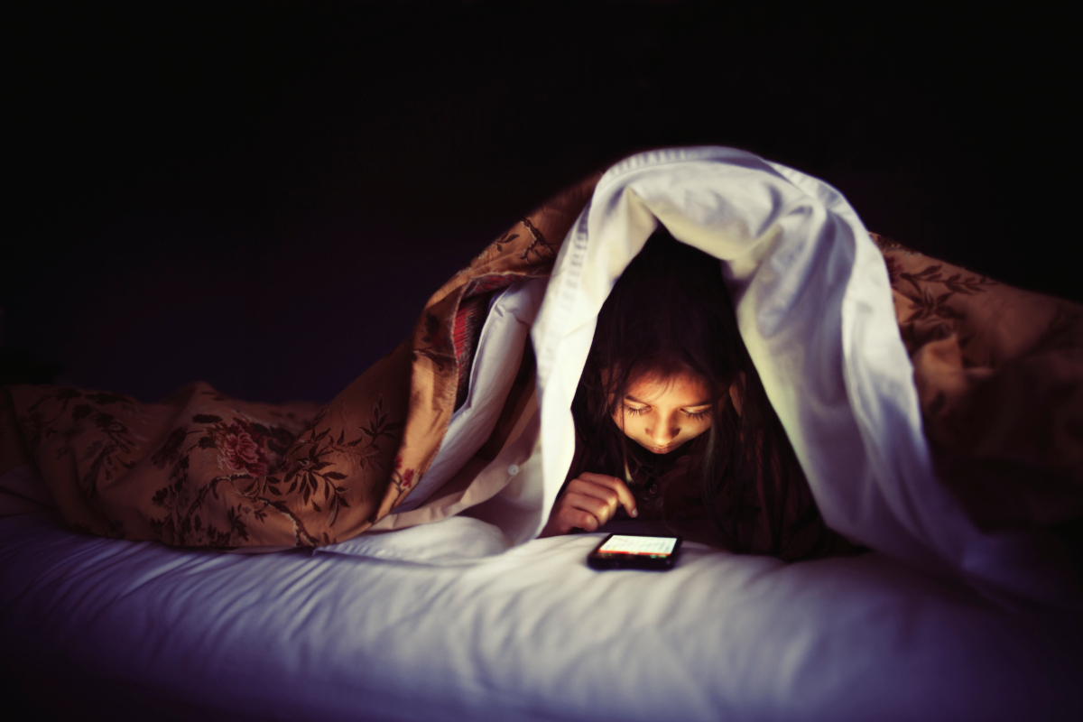 phone-in-bed