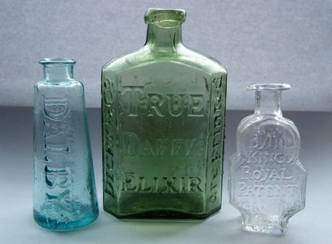 800px-Three_early_medicine_bottles